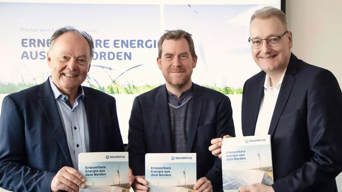 Per Lind (v.li.), Ulf Kämpfer und Jörg Teupen sind sich einig: SOLVENTUS treibt die Energiewende im Norden durch die gebündelten Kompetenzen aktiv voran.