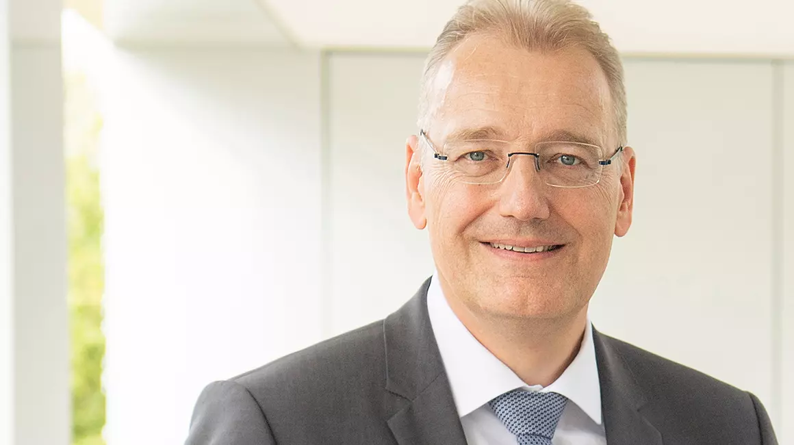 Dr. Jörg Teupen (53) verantwortet seit 1. Januar 2012 als Vorstand die Bereiche Technik und Personal der Stadtwerke Kiel AG.